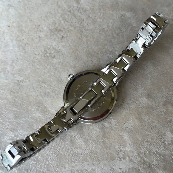 Armitron lady battery water resistant stainless steel w/stone - Picture 5 of 7